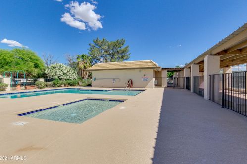 4536 Villa Theresa Dr, Glendale AZ 85308-8258 exterior