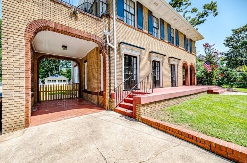 506 Summitt Dr, Sanford, NC 27330-3842