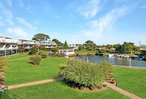 35 Library Ave, West Hampton Beach NY  11978-2671 exterior