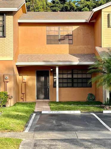 205 106th Ave, Hollywood, FL 33026-5938