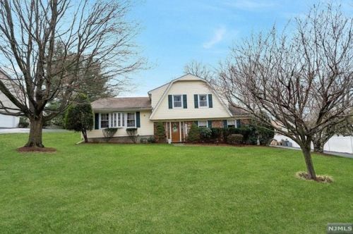 50 Sheffield St, Oakland NJ  07436-2657 exterior