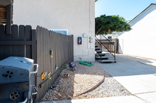 25022 Woodward Ave, Lomita CA  90717-2243 exterior