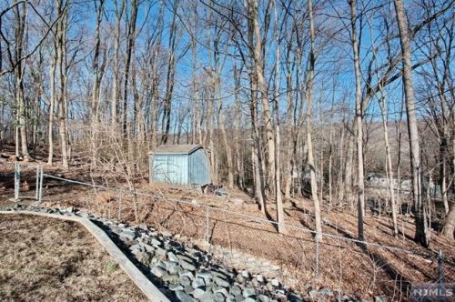 87 Minnehaha Blvd, Oakland NJ  07436-2804 exterior