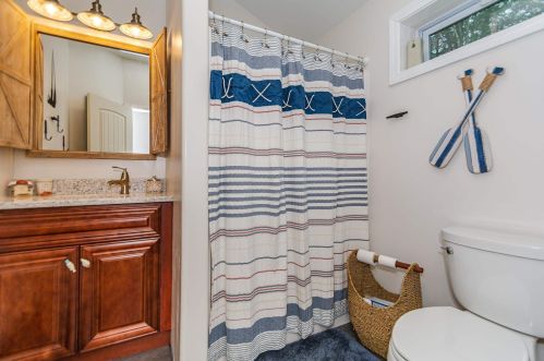 22 Lower Camp Rd, Northwood NH  03261-4340 exterior
