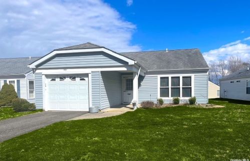561 Stratford Ln, Panamoka, NY 11961-2015