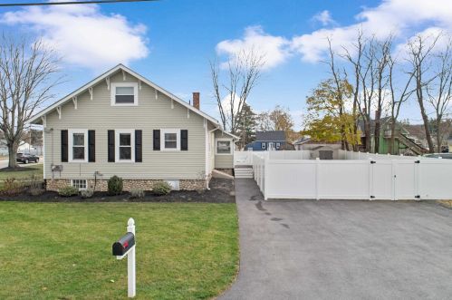 640 Mast Rd, Goffstown NH  03045 exterior