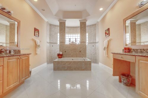 160 Saratoga Ave, Fort Pierce FL  34953-5974 exterior