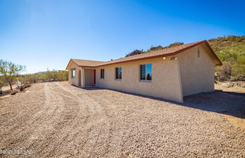 5820 Hopdown Ln, Tucson, AZ 85746-3742