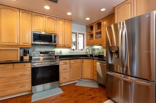 1026 Lk Avoca Dr, Tarpon Springs FL  34689-7122 exterior