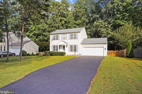 5762 Moonbeam Dr, Woodbridge, VA 22193-3356