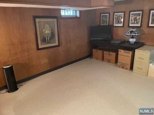 281 Lindbergh Blvd, Teaneck NJ  07666-6542 exterior