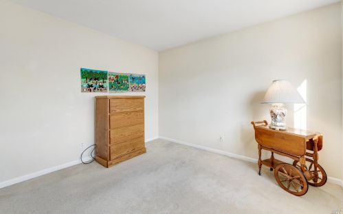 1409 Birdie Dr, Windsor CA  95492-8717 exterior