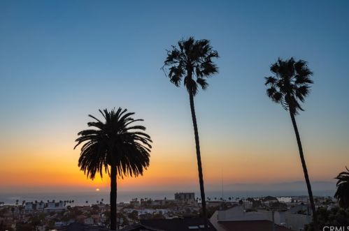 544 Helberta Ave, Redondo Beach, CA 90277-2916