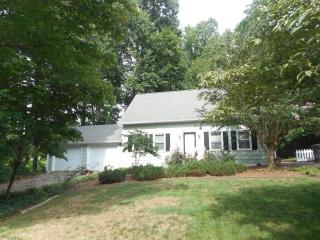 2057 Claxton Dr, Winston Salem NC  27127-6686 exterior