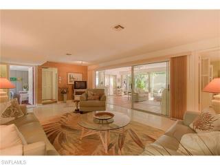 938 Strangler Fig Ln, Sanibel, FL 33957-2920