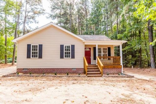 119 Jefferson Ave, Foneswood, VA 22572-4357
