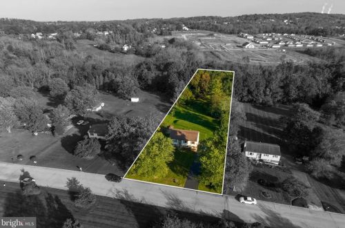 1596 Farview Ln, Pottstown, PA 19464-1302