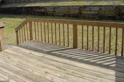 8 Kevin Rd, Lincoln Park NJ  07035-2117 exterior