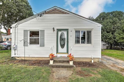 44 Rosemont Ave, Cumberland RI  02864-7519 exterior