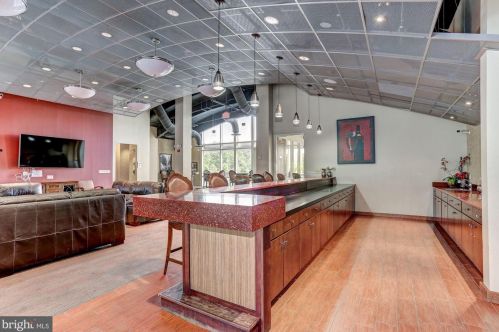 2202 Margraf Cir, Woodbridge VA  22191-4071 exterior