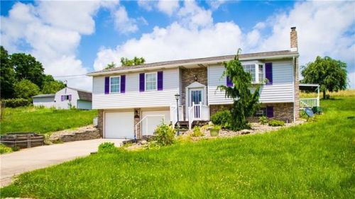 2 Sumney Rd, Bentleyville, PA 15314-2069