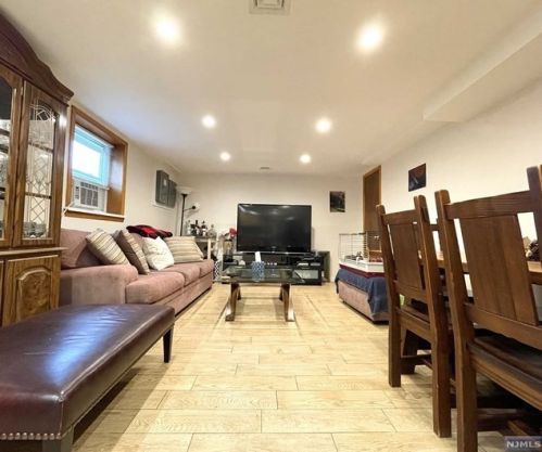 94 Maitland Pl, Outwater NJ  07026-1230 exterior