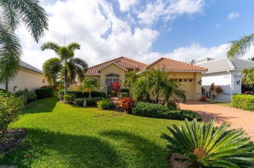 28646 Highgate Dr, Bonita Springs, FL 34135-6803