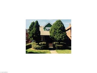 1582 Ridgewood Ave, Cleveland, OH 44107-5039