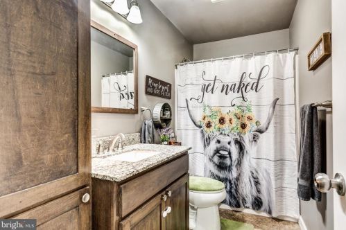 1030 Littlestown Rd, Littlestown PA 17340-9442 exterior