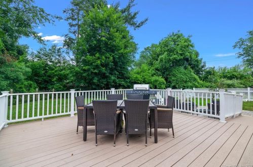 2028 Hartford Tpke, North Haven, CT 06473-1045