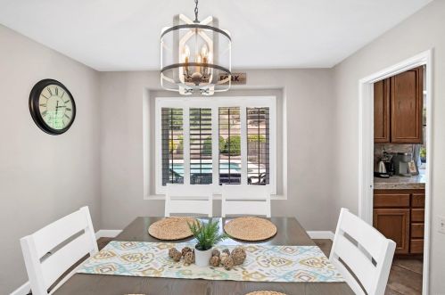 39810 Amberley Cir, Temecula CA  92591-7007 exterior