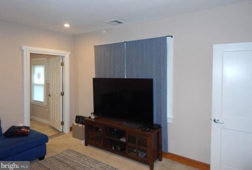 311 Delaware Ave, Lansdale PA 19446-3521 exterior