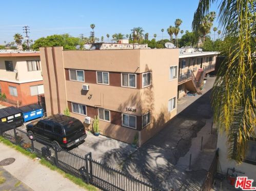 14639 Calvert St, Van Nuys CA 91411-2808 exterior