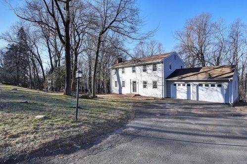 50 Bette Dr, Manchester CT  06040-6814 exterior