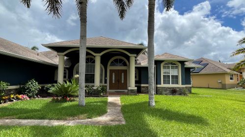 2091 Grant Ave, Fort Pierce, FL 34953-1034