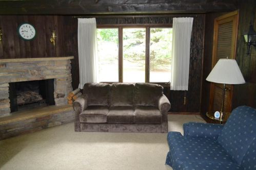 2093 Point Ter, Green Bay, WI 54304-1765