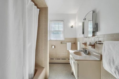 41 Goshen Ave, Washingtonville NY  10992-1117 exterior