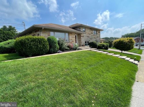 566 Cedar Ave, Swatara, PA 17033-1641