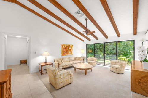 8570 Thousand Pines Cir, West Palm Beach, FL 33411-1904