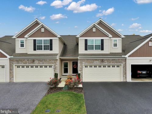 1761 Shady Lane Dr, Navy Sup Dpt, PA 17055