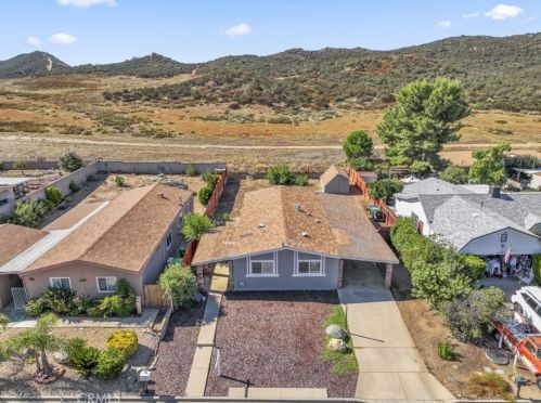 24799 Split Rail Rd, Wildomar CA  92595-9266 exterior