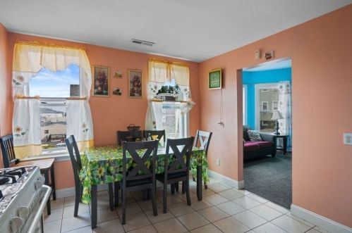 142 Marlborough St, Chelsea MA  02150-2910 exterior