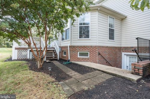5800 Serengeti Ct, Haymarket VA  20169-3200 exterior