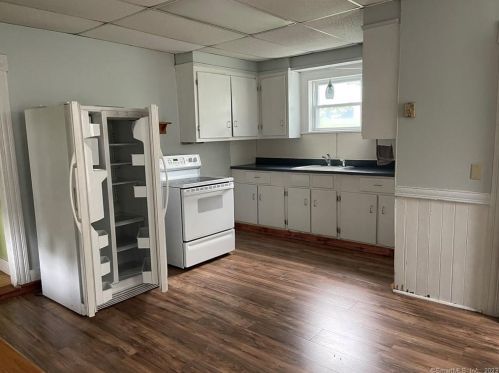 48 Pleasant St, Putnam CT  06260-2318 exterior