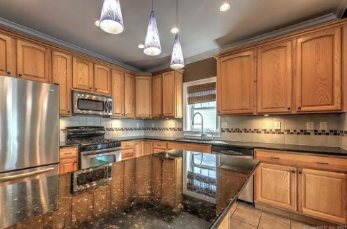 11 Wildwood Ave, Milford CT  06460-5846 exterior