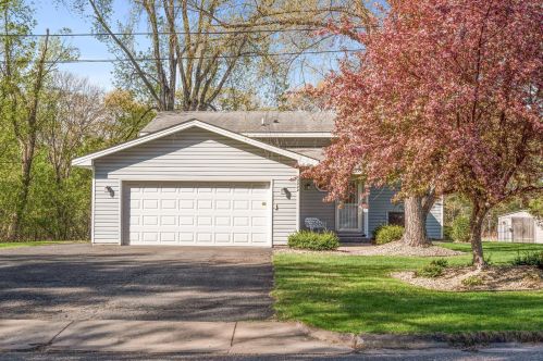 2242 Grospoint Ave, Saint Paul, MN 55128-4402