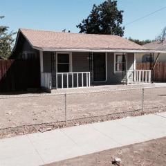 1611 3rd St, Fresno, CA 93702-4149