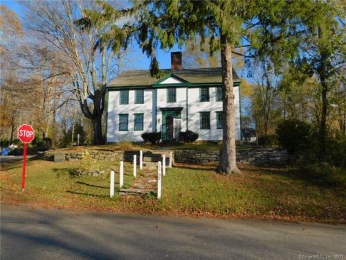 32 Amos Rd, Norwich, CT 06365-8703