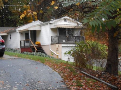 3717 6th Ave, Beaver Falls, PA 15010-1918