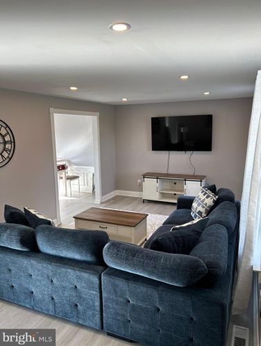 44 Viereck Rd, Swedesboro NJ  08085-3616 exterior